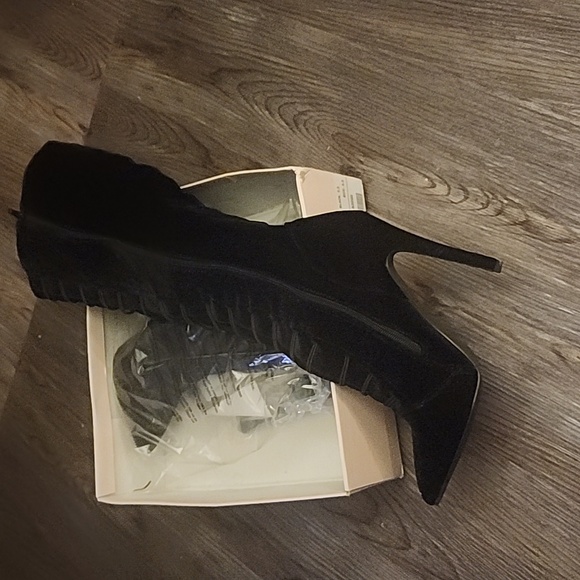 Boot - Picture 3 of 3